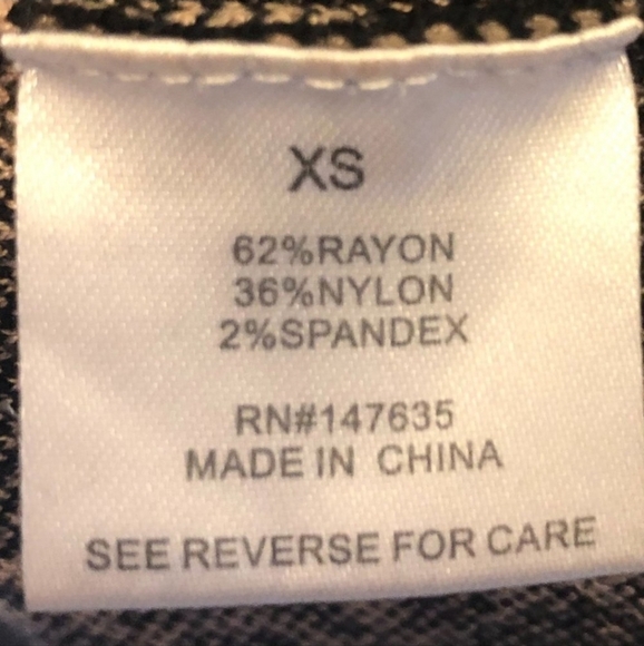 Romeo Juliet Couture Black/Tan Damask SS Sweater Dress Sz XS EUC MSRP $168 - Picture 4 of 7